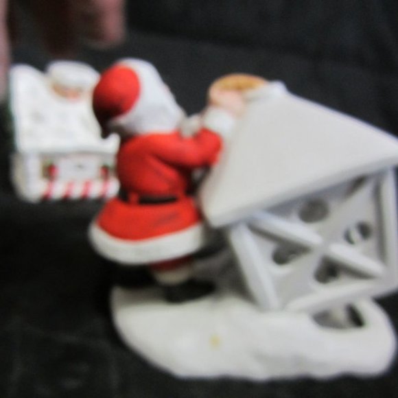 VINTAGE 90'S CERAMIC SANTA MOTIF TEALIGHT HOLDERS, BATTERY LIGHTED, SET OF 5 - Picture 7 of 8